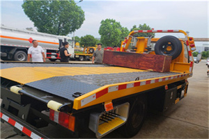 积石山附近拖车电话号码服务